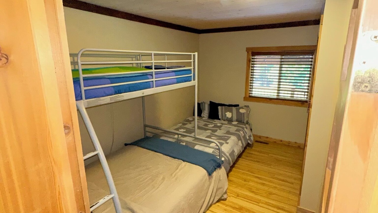 Photo of Bedroom in Swansea Point
