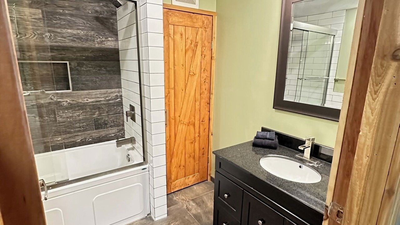 Photo of Bathroom in Swansea Point