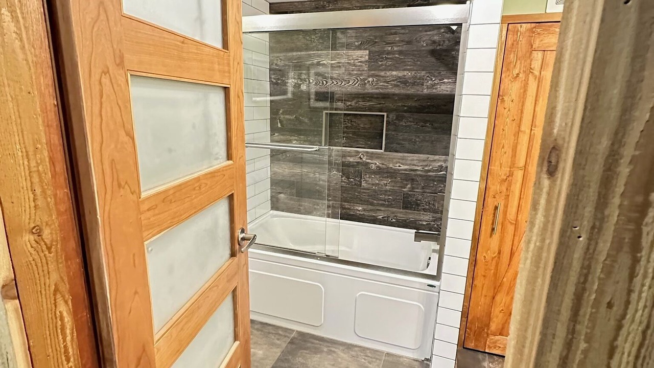 Photo of Bathroom in Swansea Point