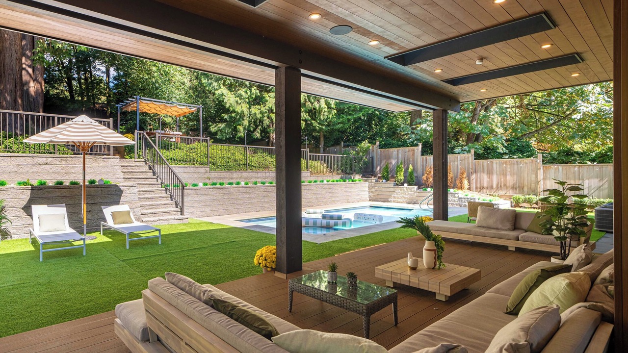 Photo of Patio Balcony in West Vancouver
