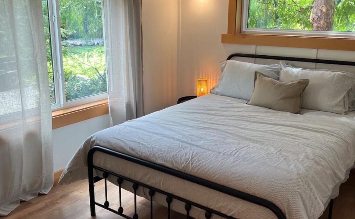 Photo of Bedroom in Mansons Landing