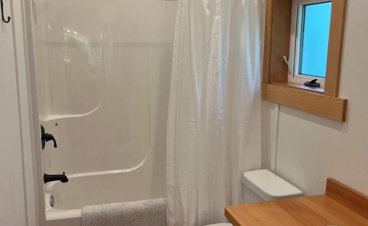 Photo of Bathroom in Mansons Landing