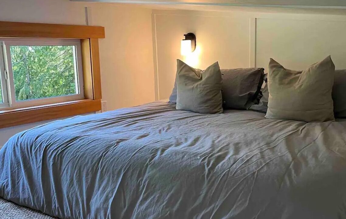 Photo of Bedroom in Mansons Landing