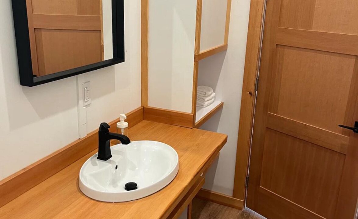 Photo of Bathroom in Mansons Landing