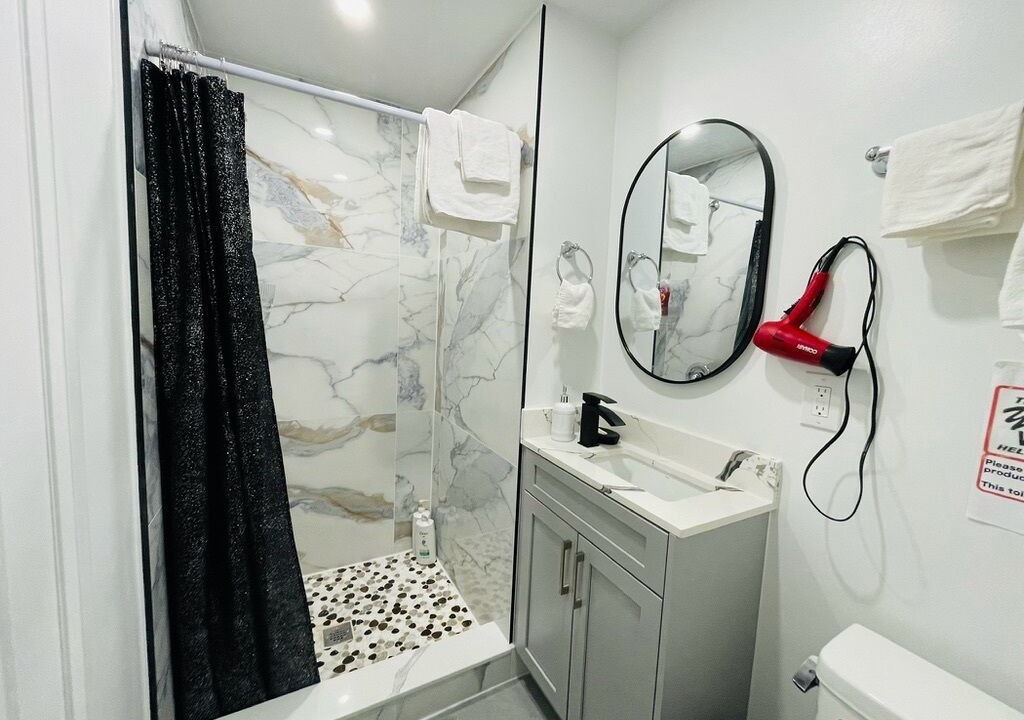 Photo of Bathroom in Niagara Falls