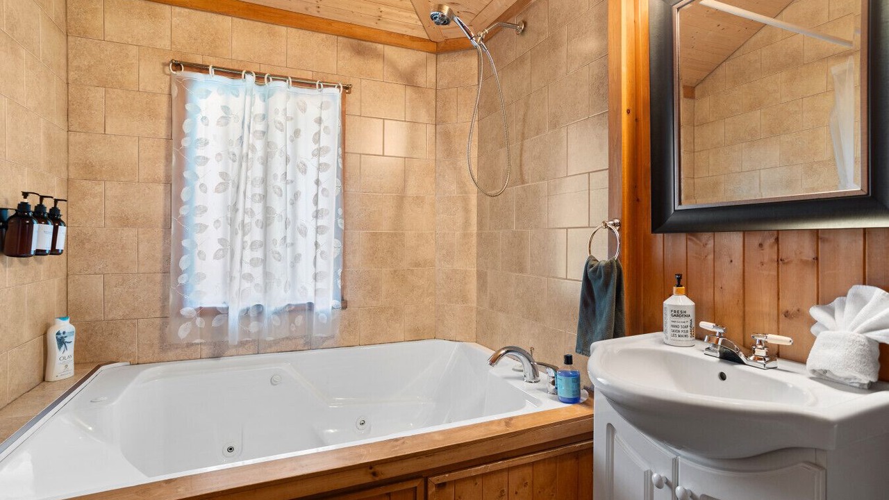 Photo of Bathroom in Sainte-Lucie-des-Laurentides