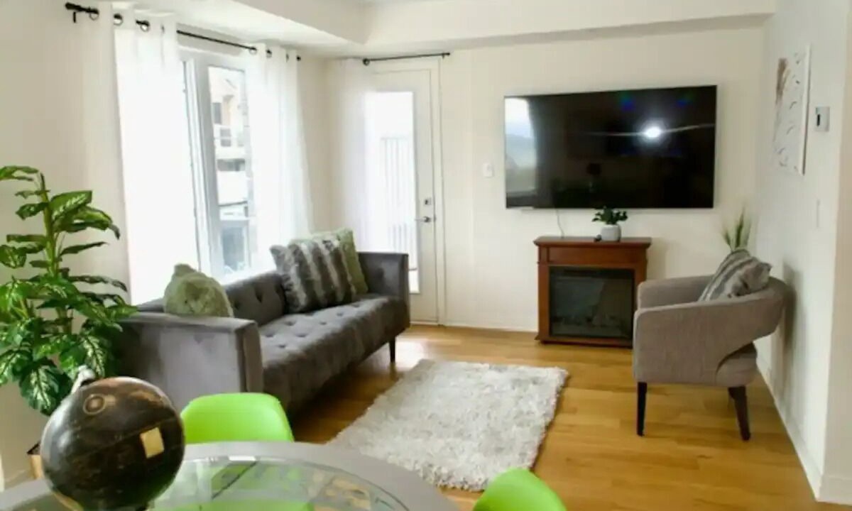 Photo of Livingroom in Clarington