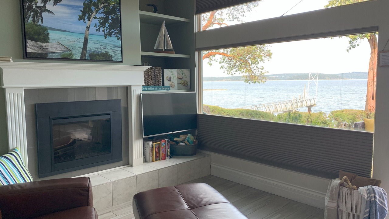 Photo of Livingroom in North Oyster