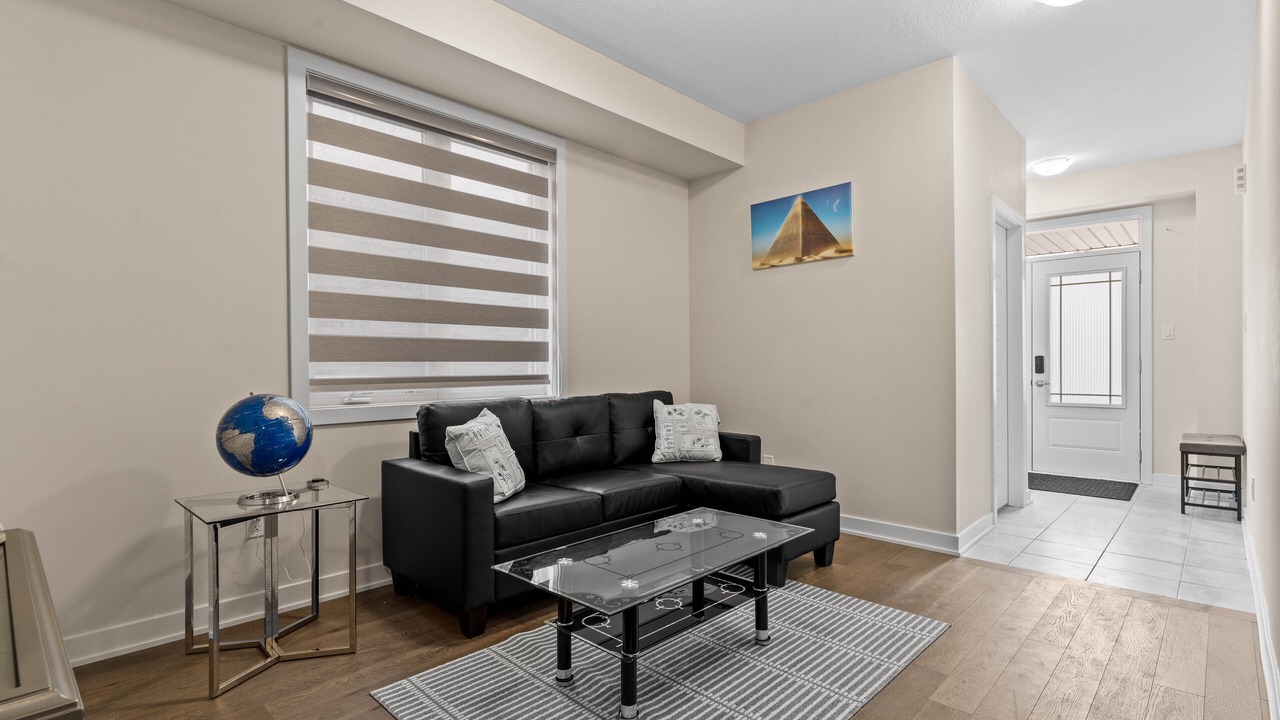 Photo of Livingroom in Welland