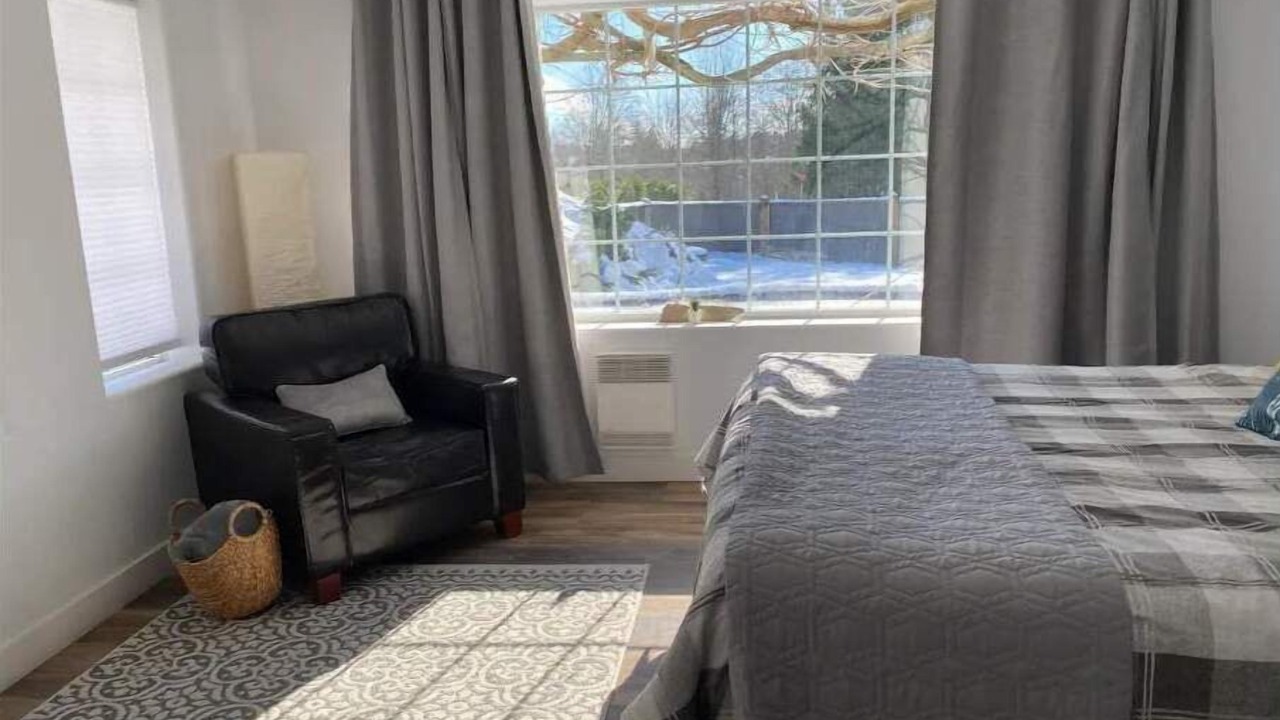 Photo of Bedroom in Campbell River