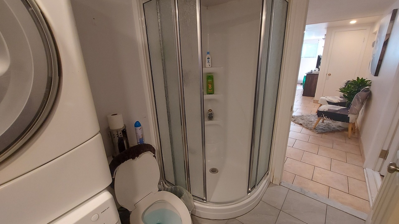 Photo of Bathroom in Laval-des-Rapides