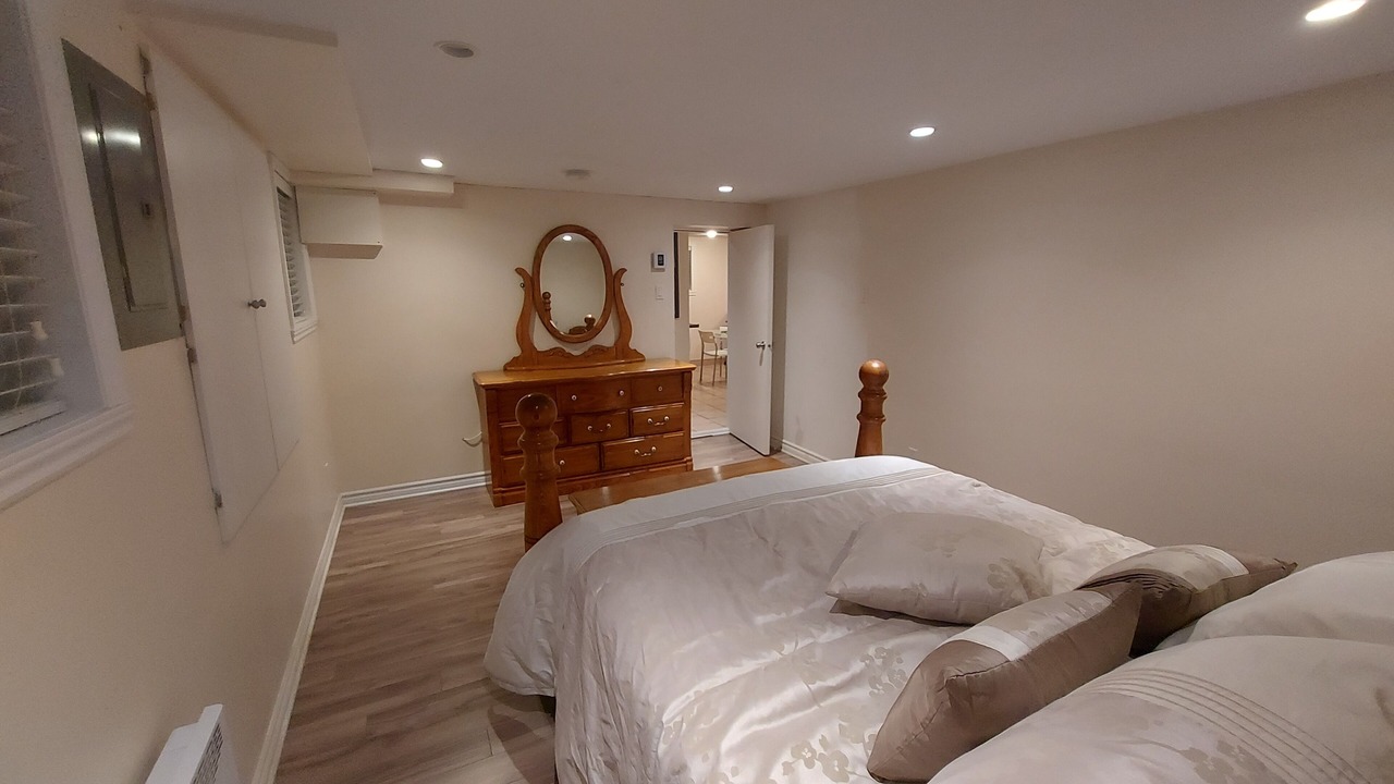 Photo of Bedroom in Laval-des-Rapides