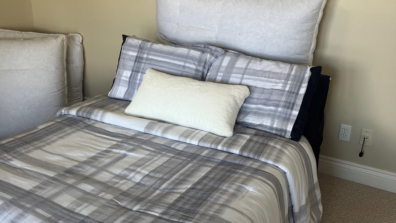 Photo of Bedroom in Lansdowne