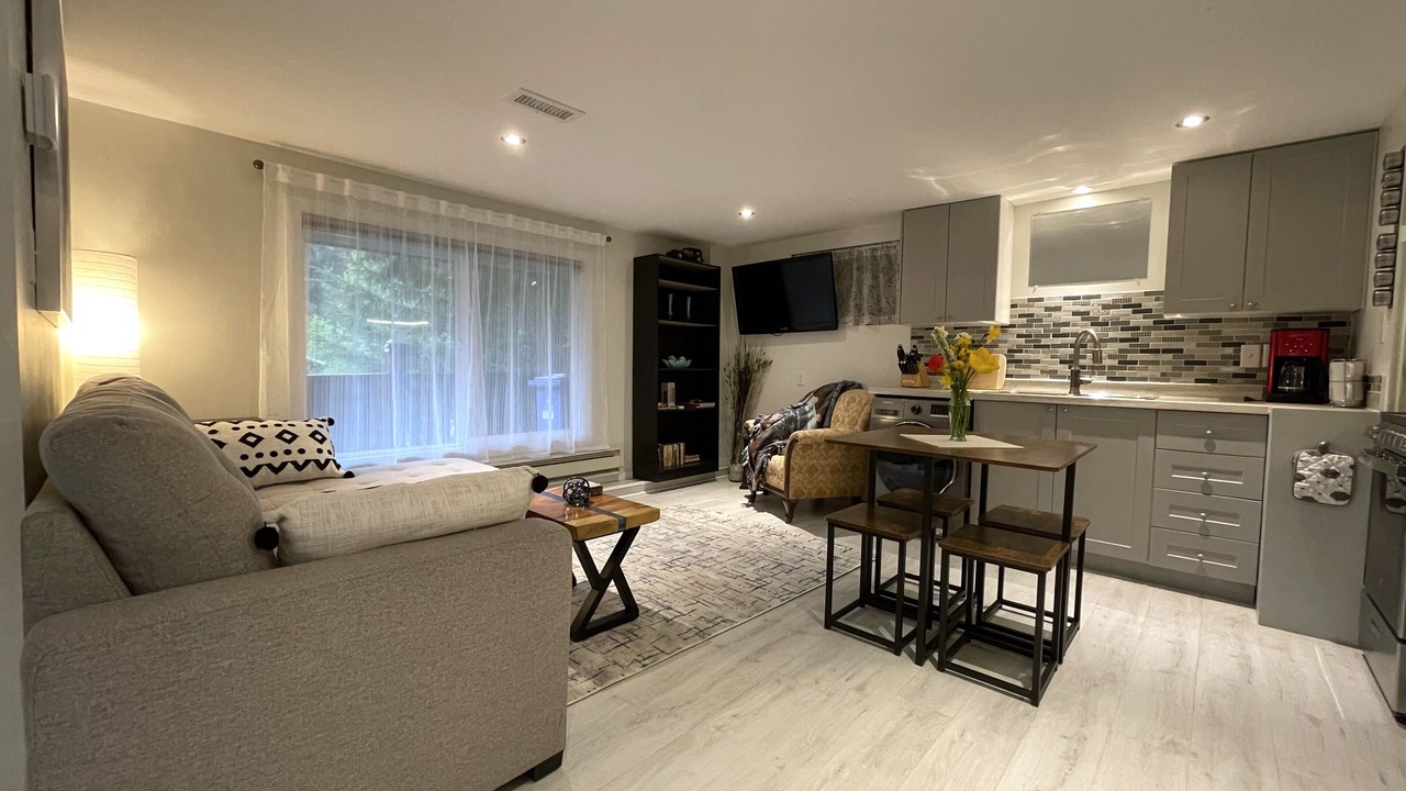 Photo of Livingroom in Shawnigan Lake