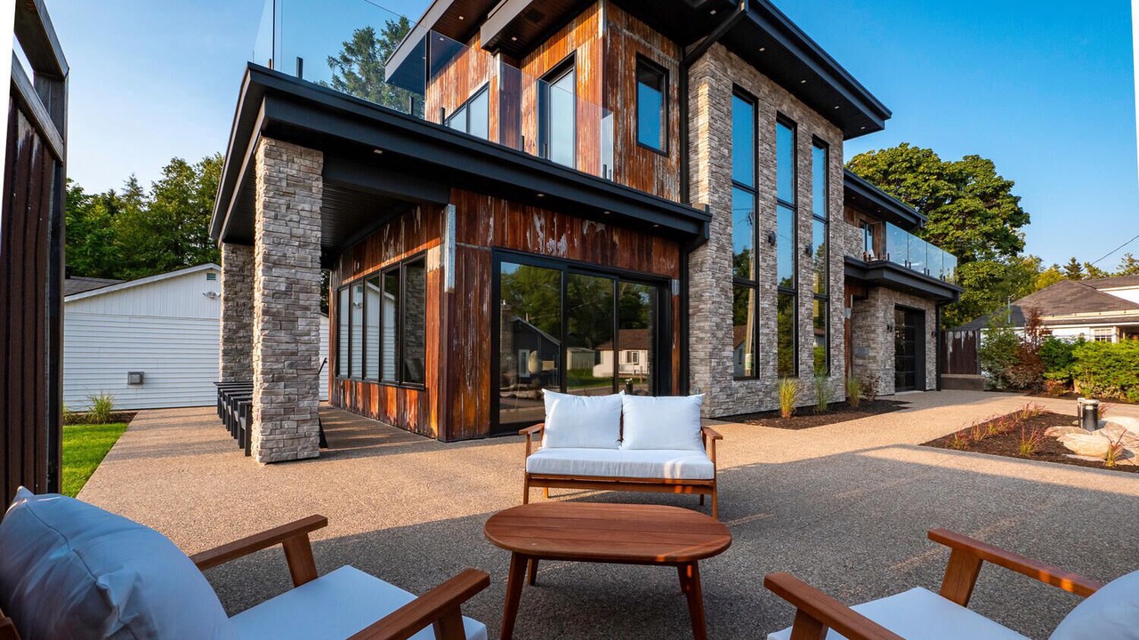 Photo of Patio Balcony in Sauble Beach