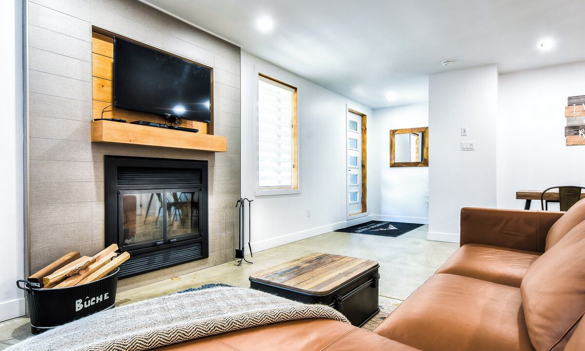 Photo of Livingroom in Sainte-Marguerite-du-Lac-Masson