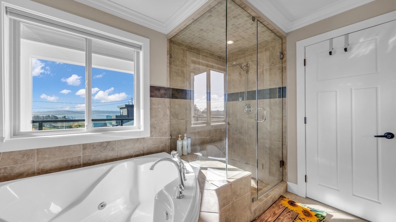 Photo of Bathroom in White Rock
