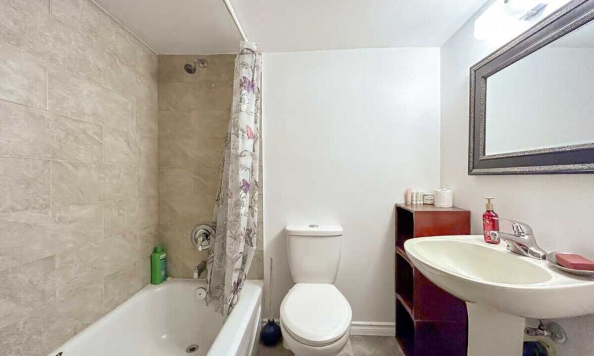 Photo of Bathroom in Downtown Gatineau