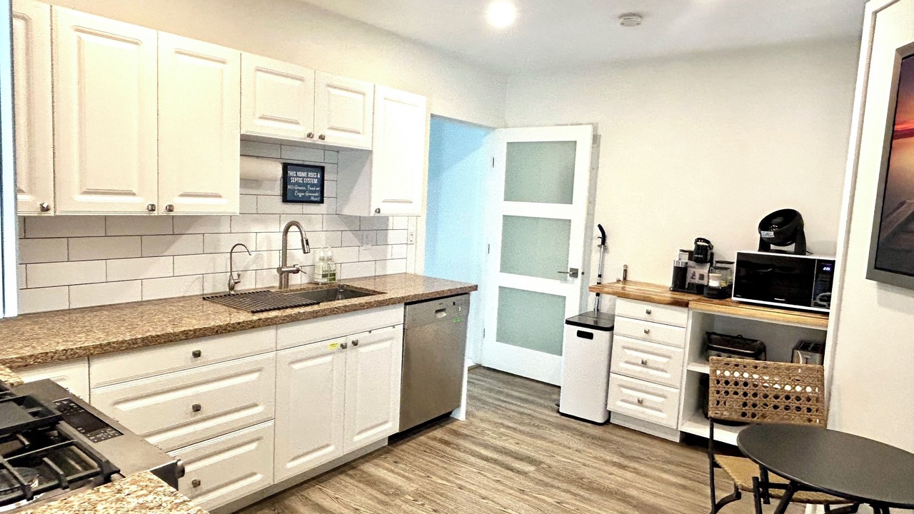 Photo of Kitchen in Southeast Kelowna
