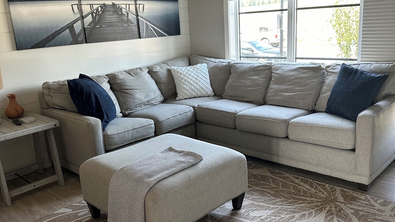 Photo of Livingroom in Sylvan Lake