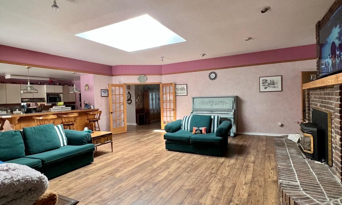 Photo of Livingroom in Oro Station