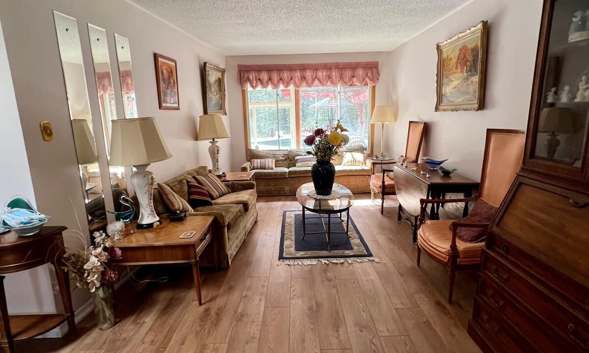 Photo of Livingroom in Oro Station