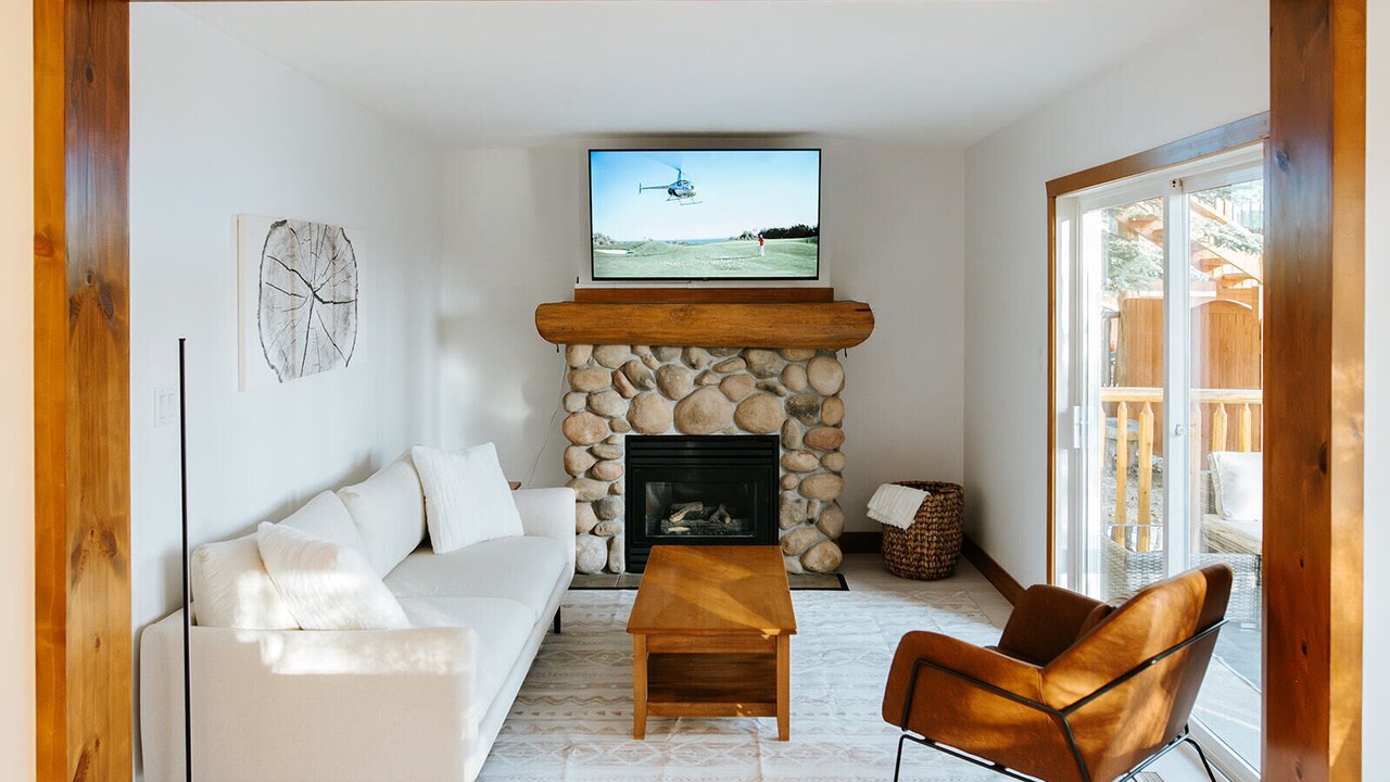 Photo of Livingroom in East Kootenay