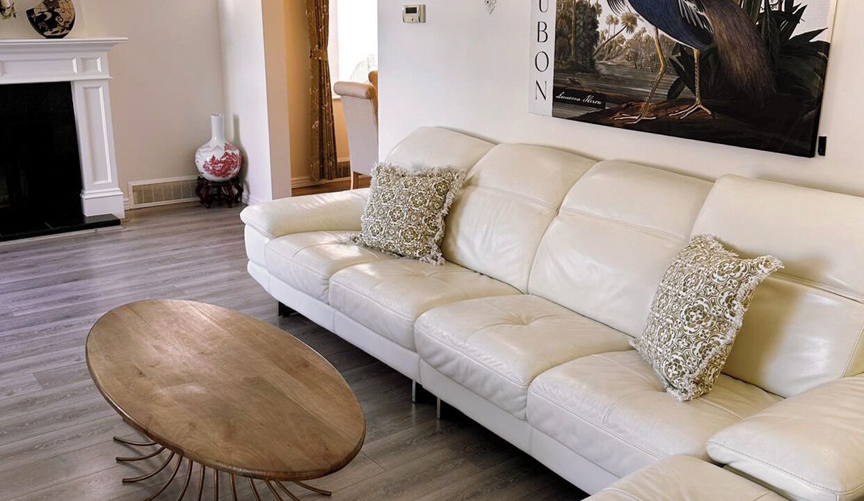 Photo of Livingroom in Kerrisdale