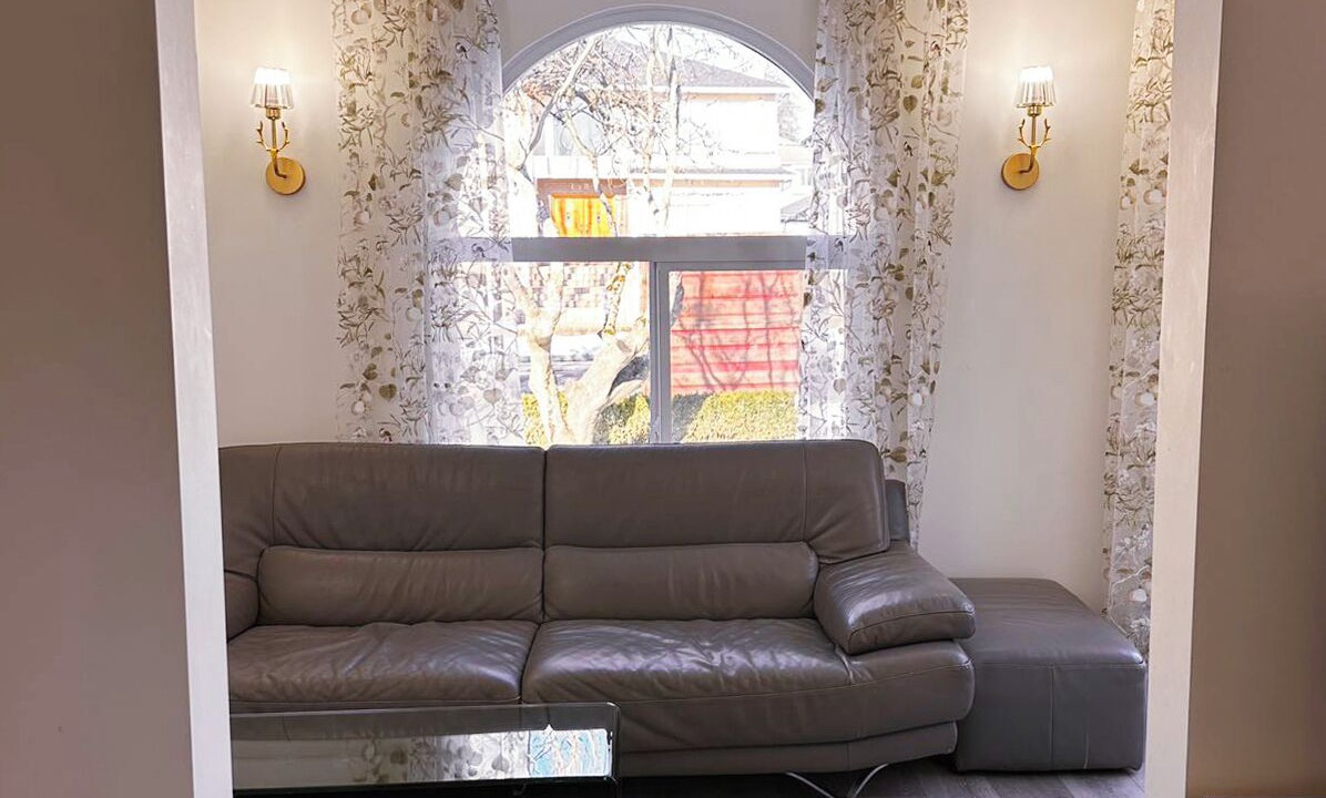 Photo of Livingroom in Kerrisdale