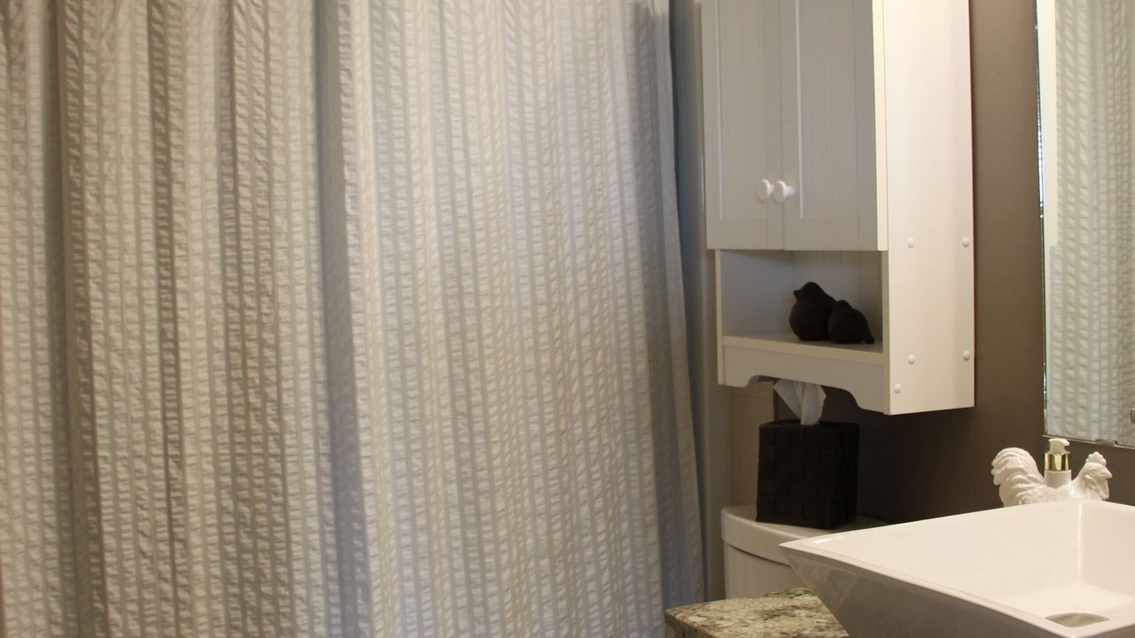 Photo of Bathroom in De Winton