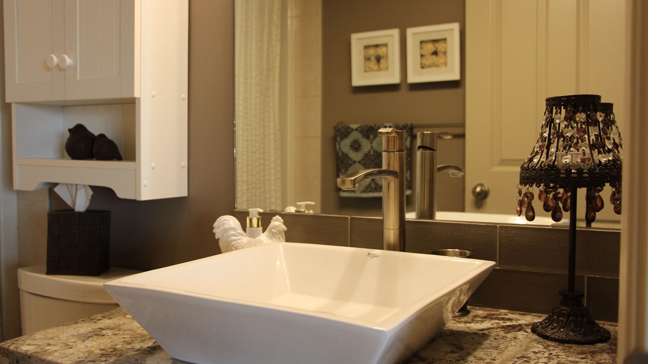 Photo of Bathroom in De Winton