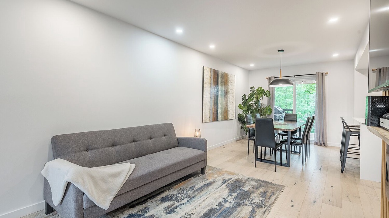 Photo of Livingroom in Brossard