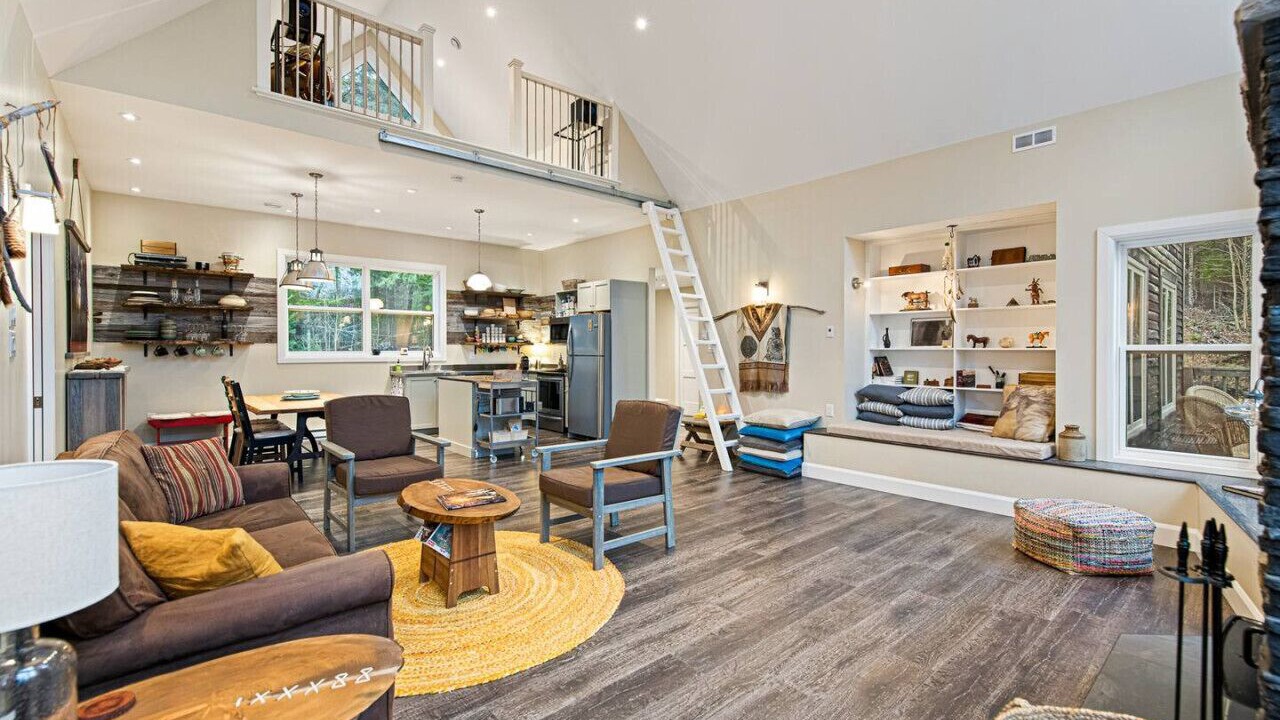 Photo of Livingroom in Goshen