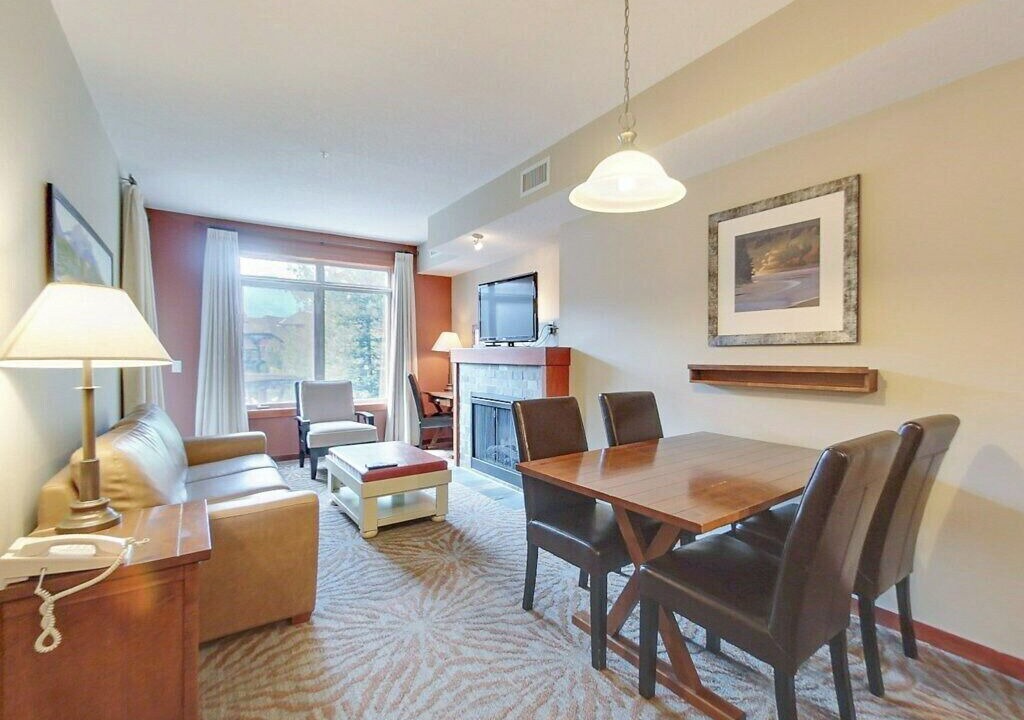 Photo of Livingroom in Cougar Creek