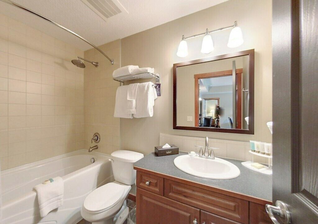 Photo of Bathroom in Cougar Creek