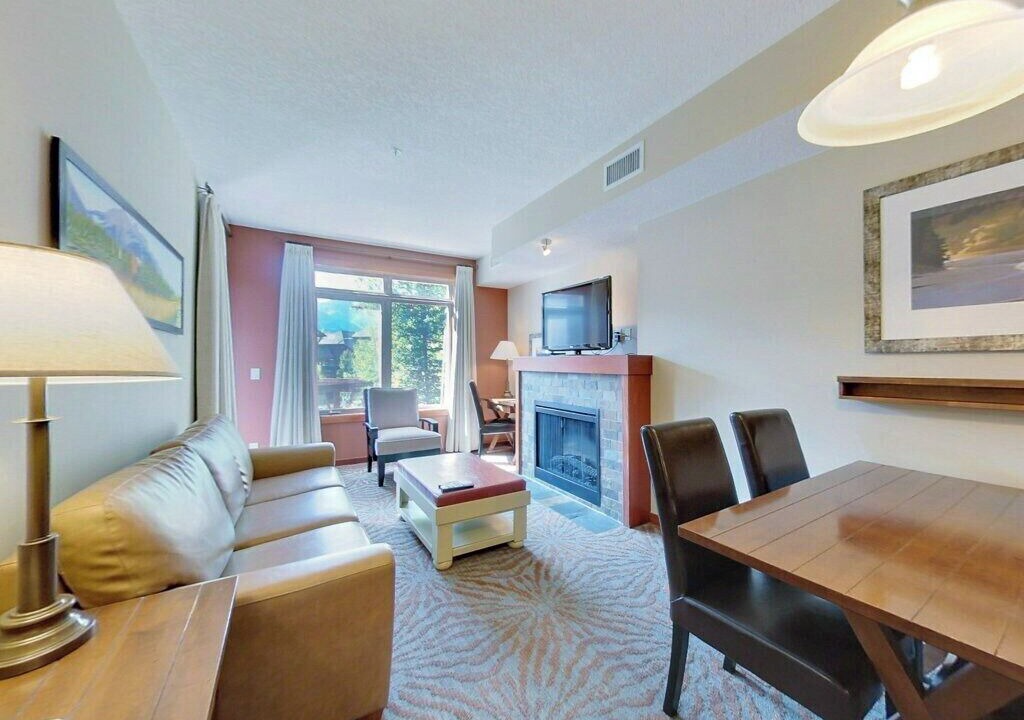Photo of Livingroom in Cougar Creek
