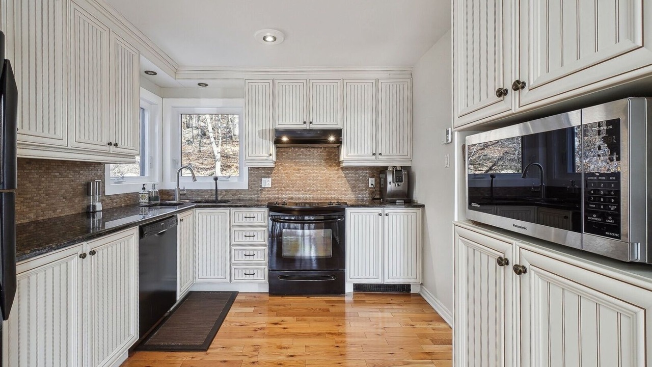 Photo of Kitchen in Saint-Sauveur