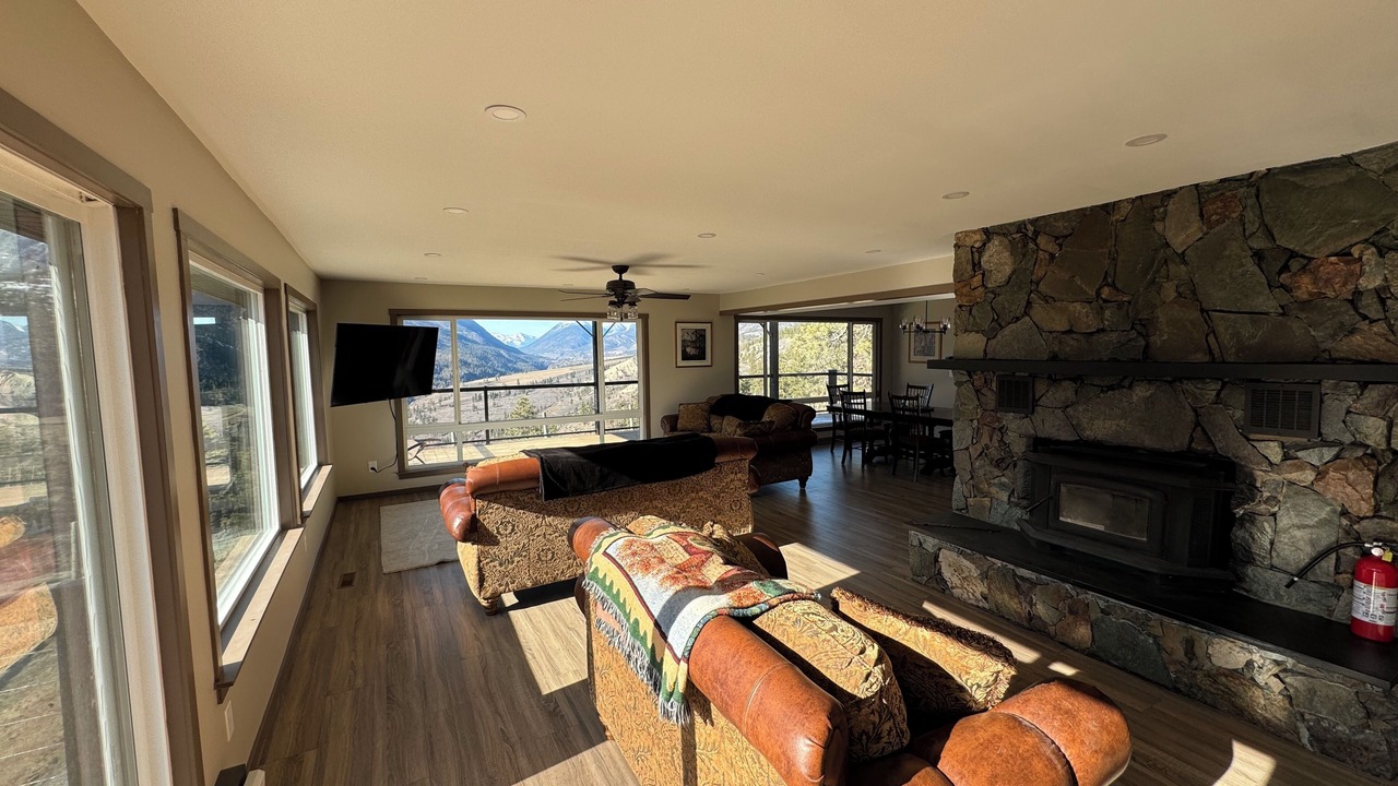 Photo of Livingroom in Vancouver Coast