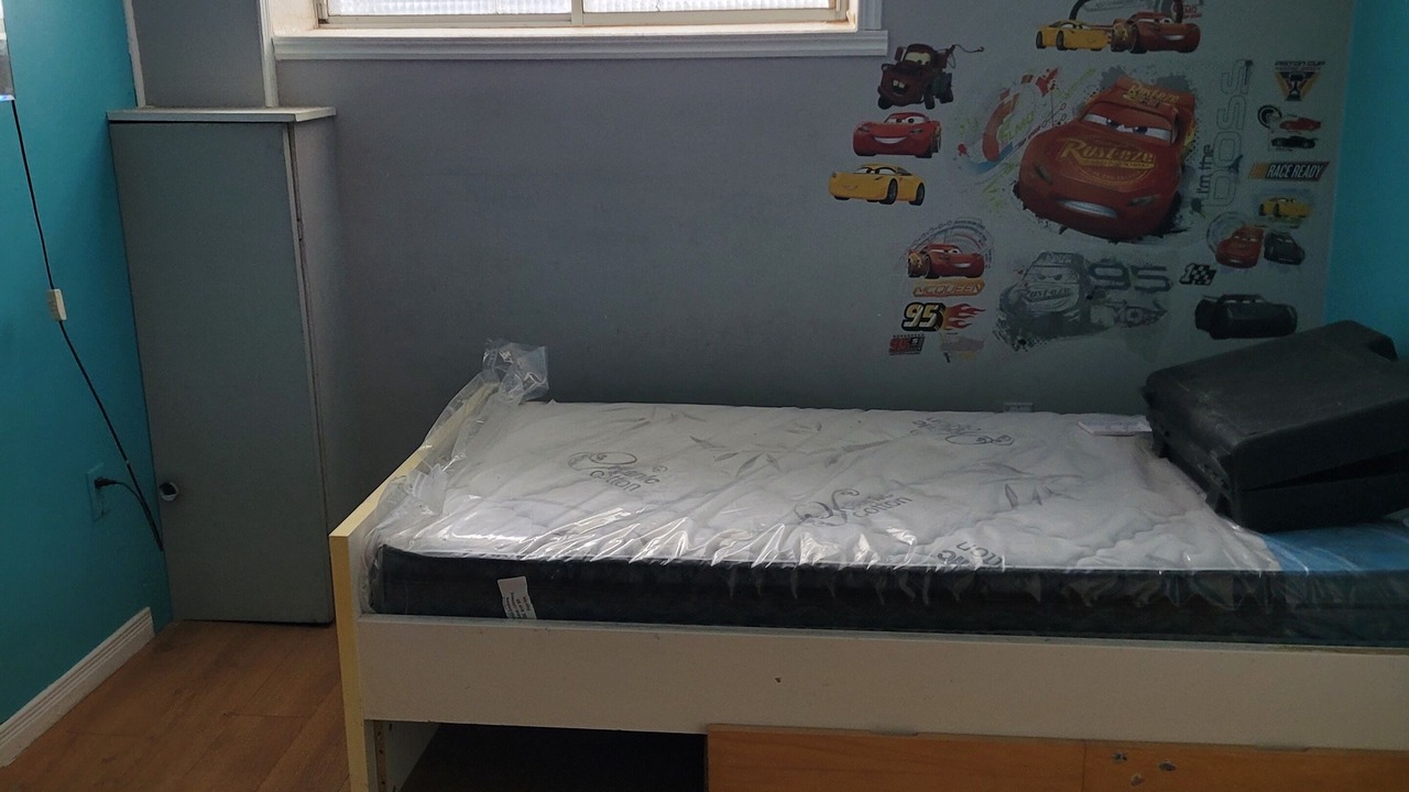 Photo of Bedroom in Cote-Des-Neiges—Notre-Dame-De-Grace