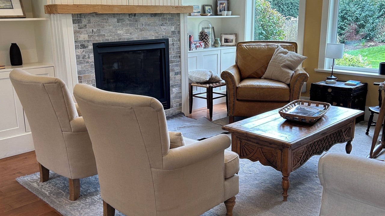 Photo of Livingroom in Duncan