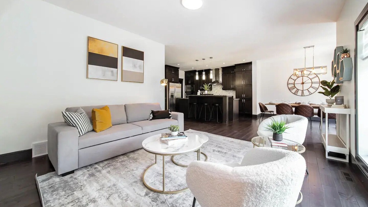 Photo of Livingroom in St. Albert
