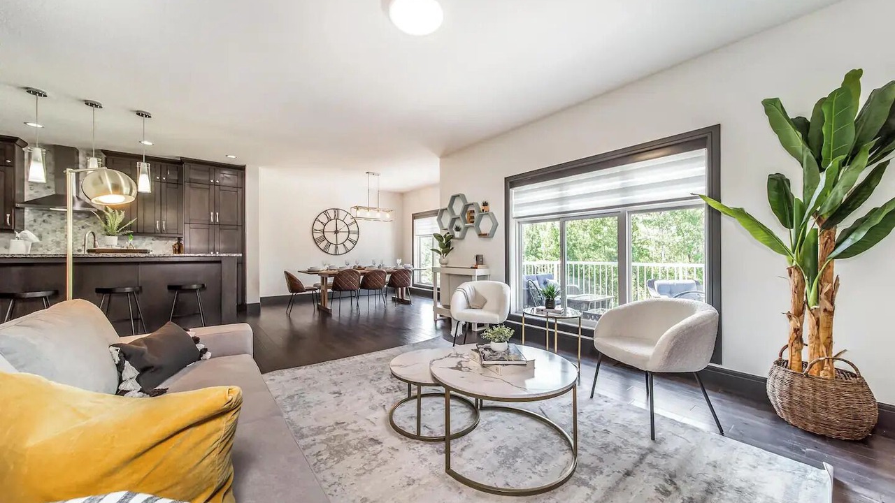 Photo of Livingroom in St. Albert