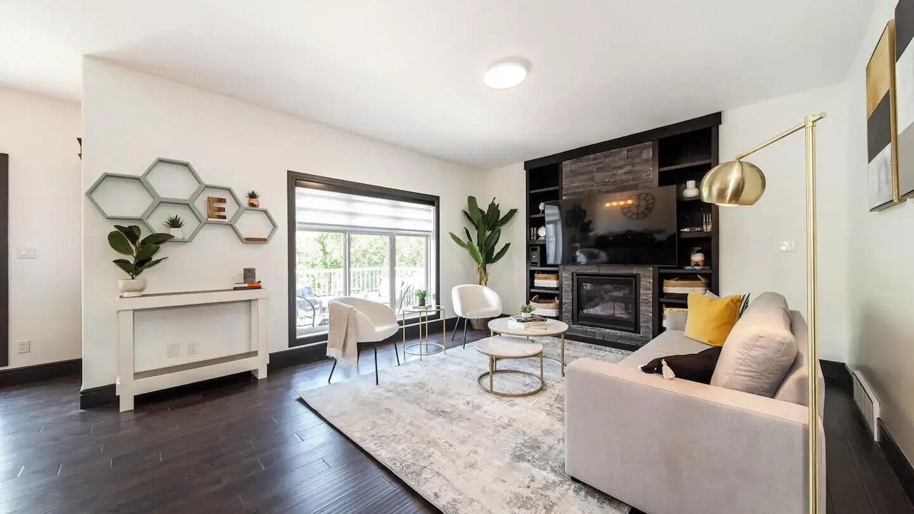 Photo of Livingroom in St. Albert