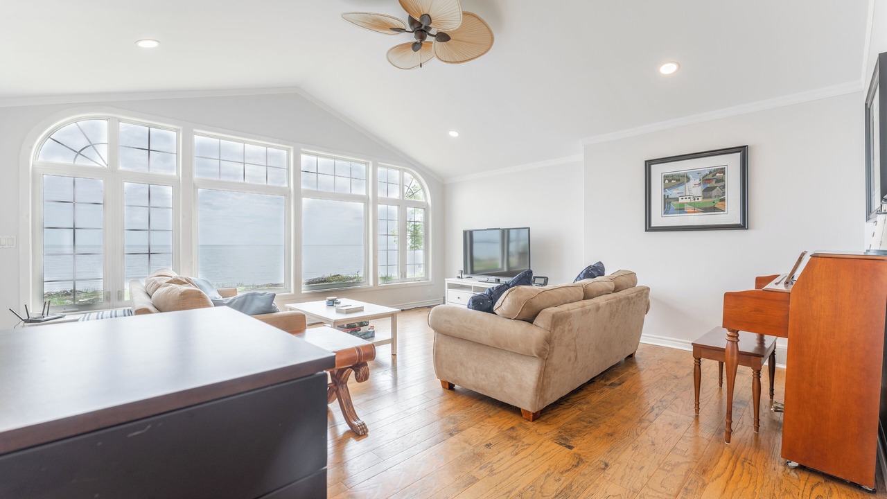 Photo of Livingroom in Dunnville