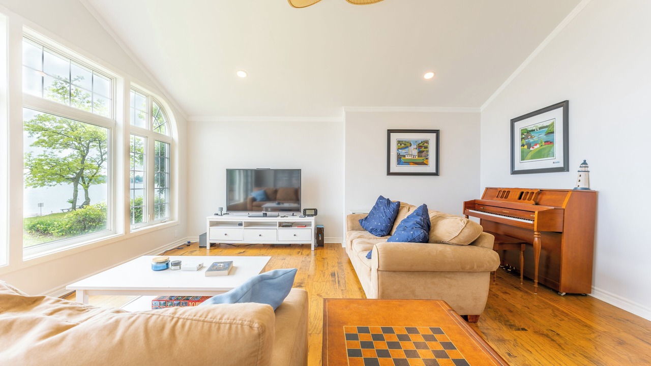 Photo of Livingroom in Dunnville
