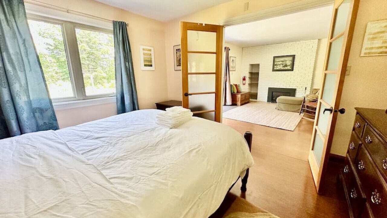 Photo of Bedroom in Meaford