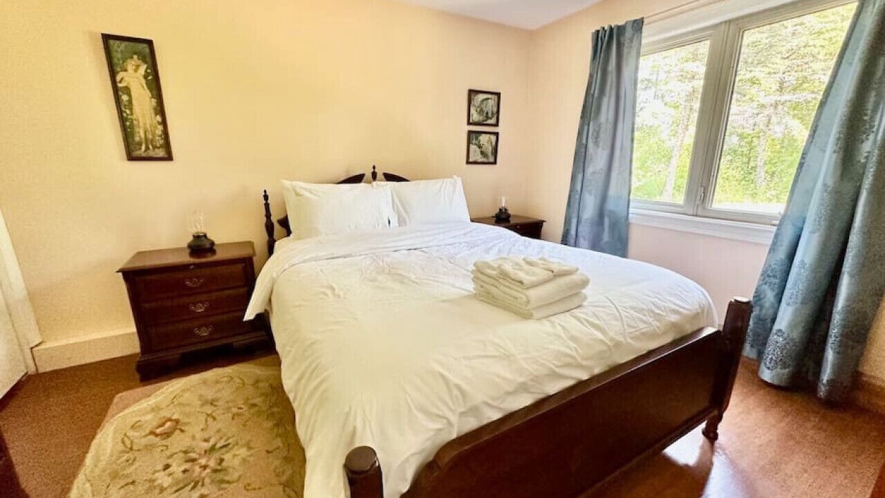 Photo of Bedroom in Meaford