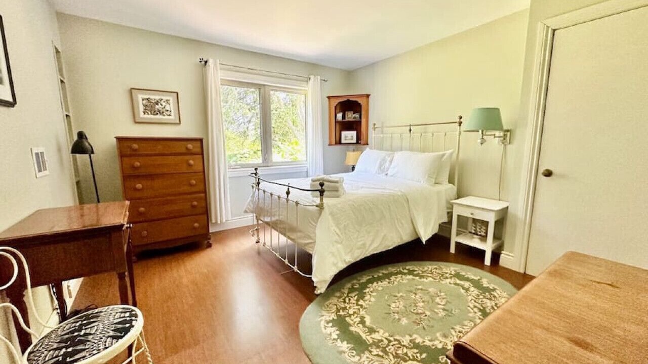 Photo of Bedroom in Meaford