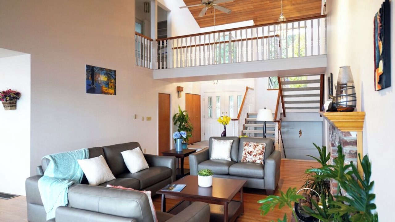 Photo of Livingroom in Pender Island