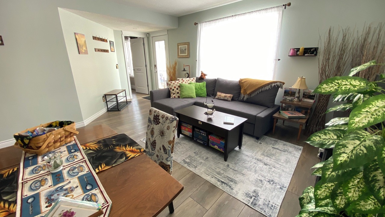 Photo of Livingroom in Cochrane